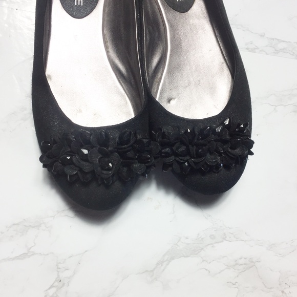 RAMPAGE Black Flower Ballet Flats - Picture 2 of 5